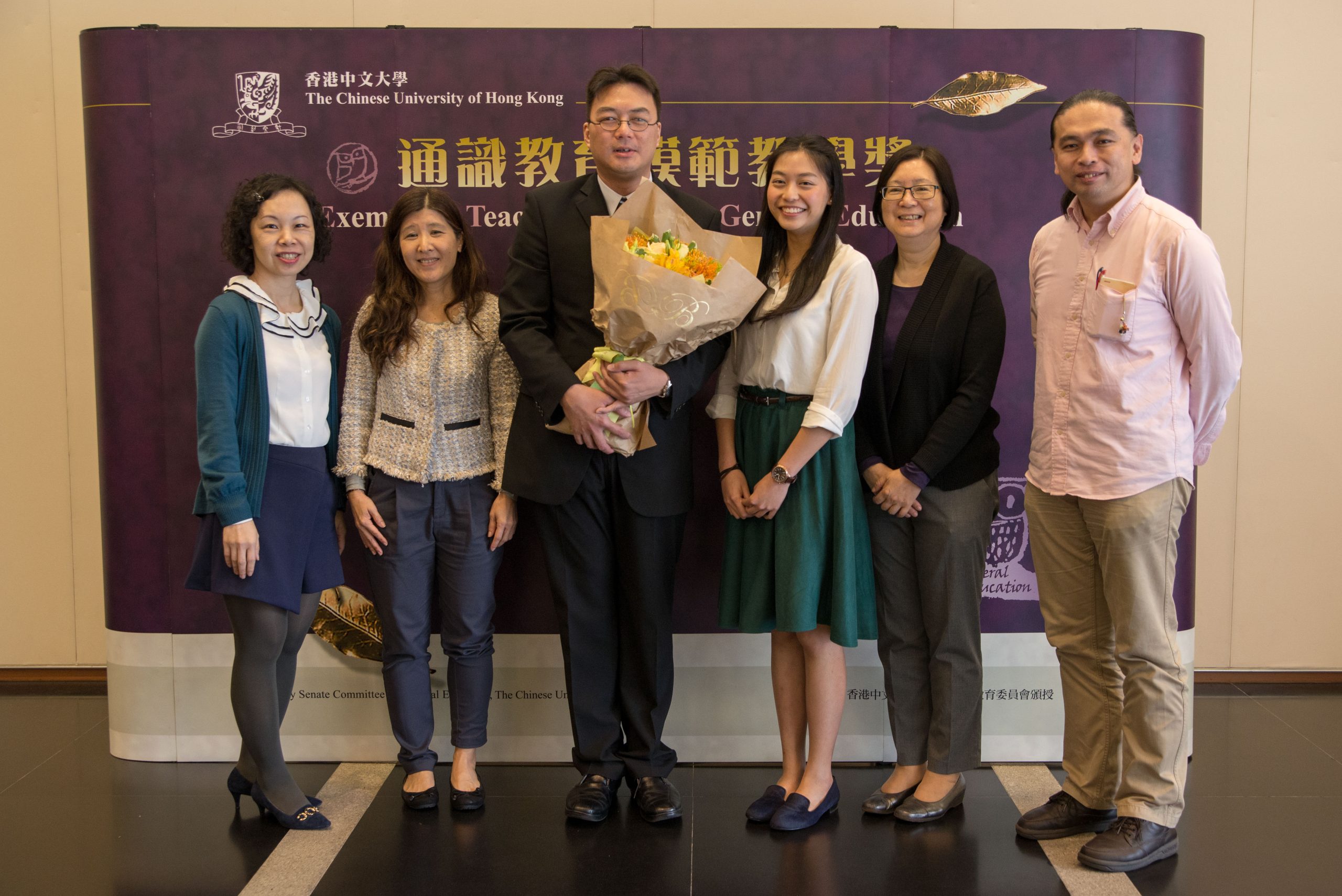 Professor Ho Chi Ming, his colleagues and students
